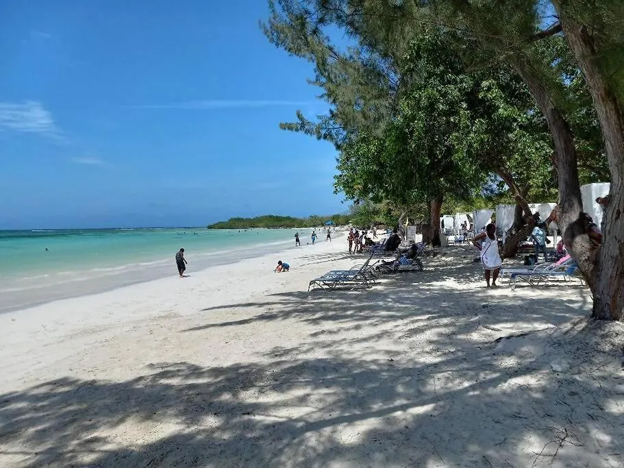 Villa Verde Jamaica - Oceanview Getaway, Gated & Secured location
